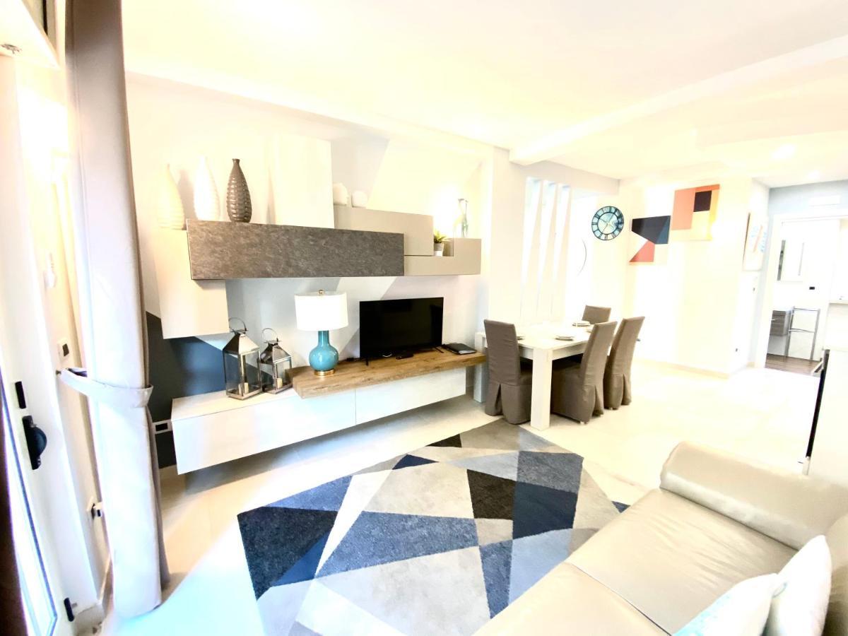 Mottola Apartment Тропеа Екстериор снимка