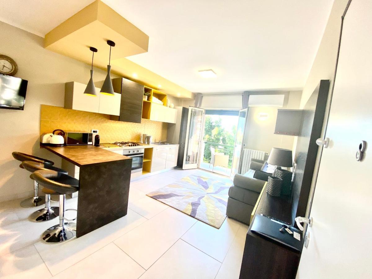 Mottola Apartment Тропеа Екстериор снимка