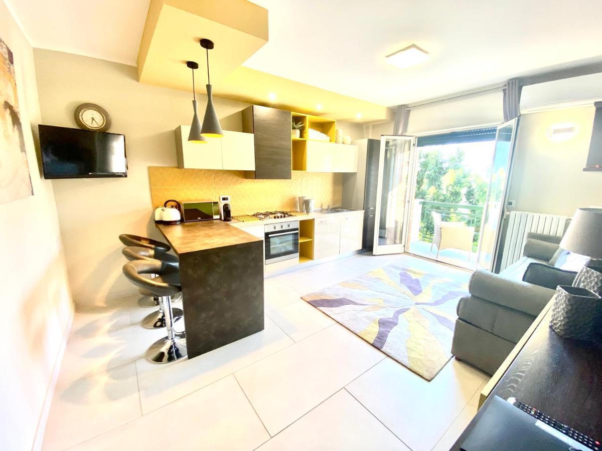 Mottola Apartment Тропеа Екстериор снимка