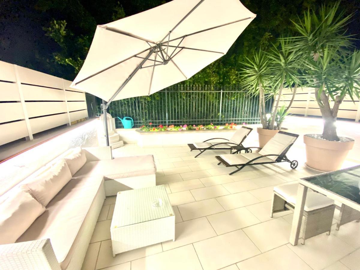 Mottola Apartment Тропеа Екстериор снимка